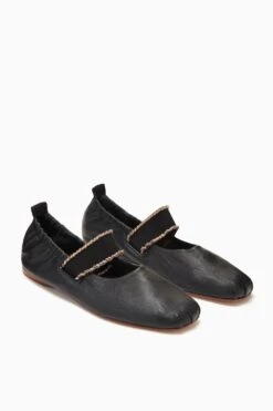 ULLA JOHNSON Eliza Elastic Ballet Flat - Noir 10 ULLA JOHNSON Eliza Elastic Ballet Flat - Noir -Lila's Closet PF231009 ElasticBallet Noir d r web